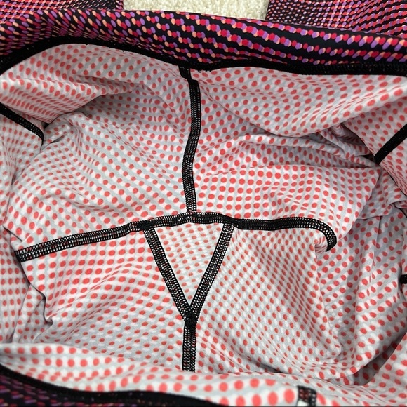 Lululemon athletica Rare pink, purple and black pattern fast and free leggings! - Picture 5 of 7